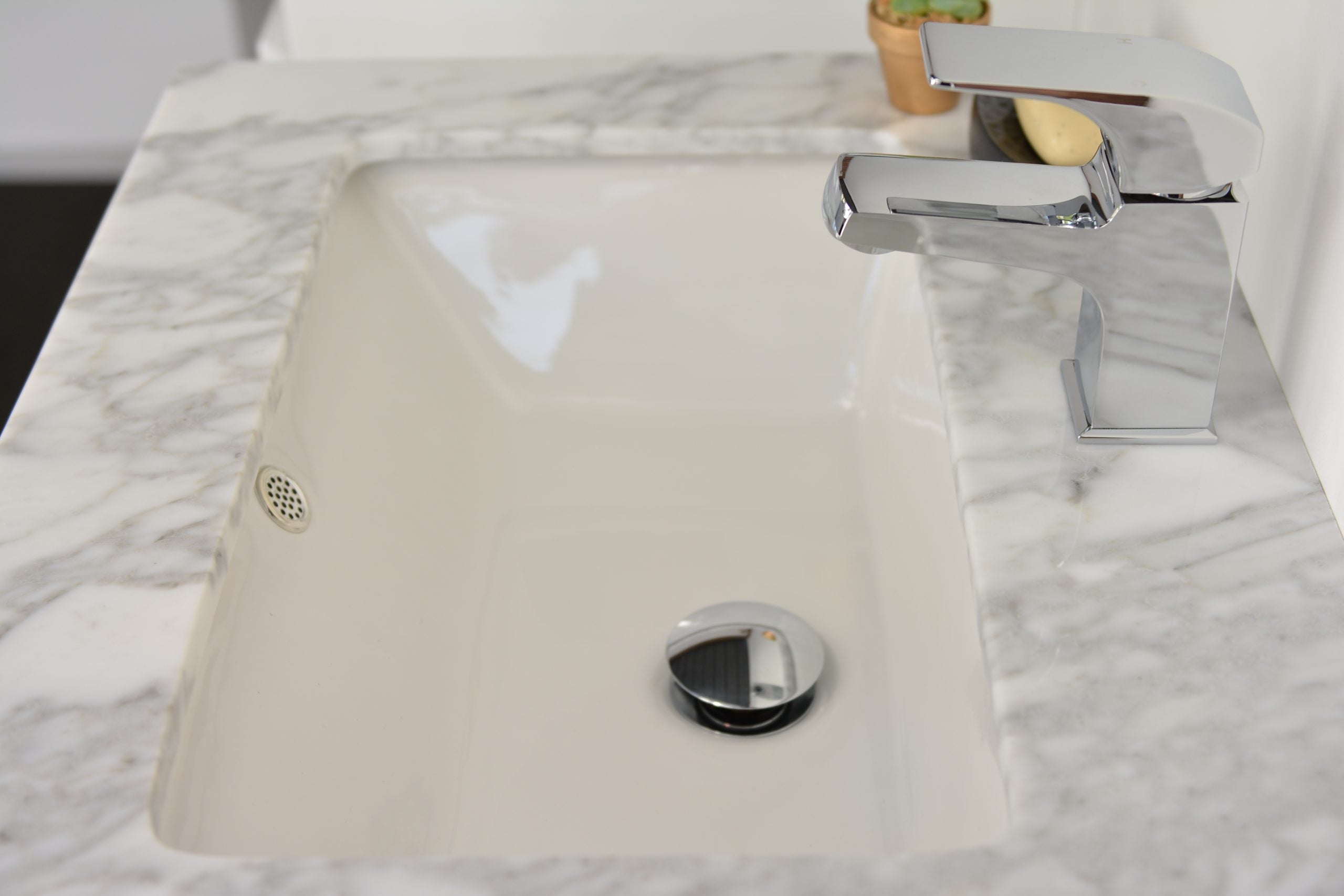 Square Curved basin mixer Polished Chrome - Royal Edge140
